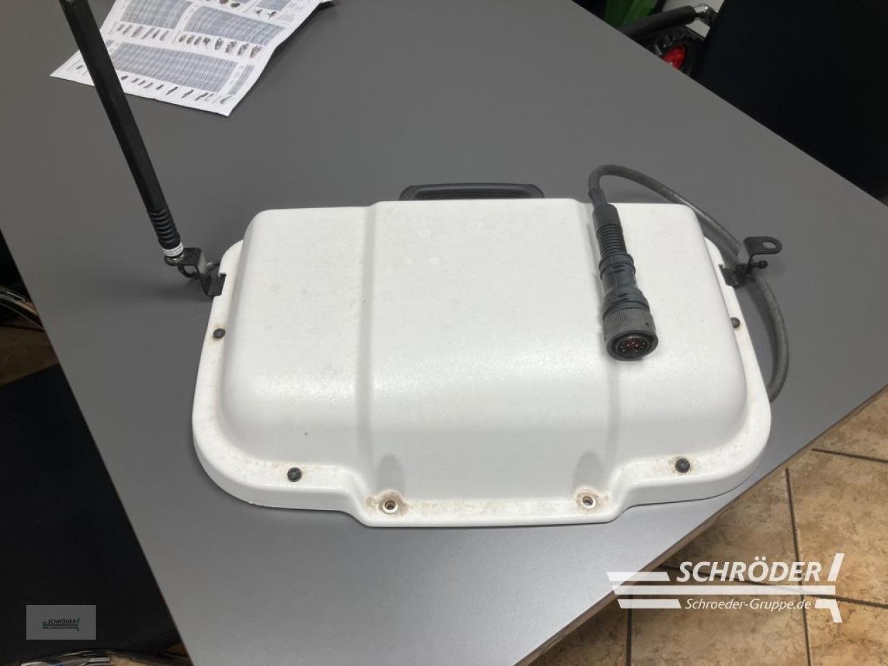 Parallelfahr-System du type Valtra NOVATEL SMART 7L + VD04 | RTK LENKSYSTEM, Gebrauchtmaschine en Lastrup (Photo 1)